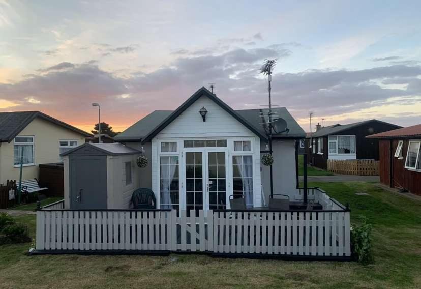 Chalet 81 South Shore Bridlington 2X Bedroom Detached Chalet Sleeps 4 Bessingby Екстер'єр фото